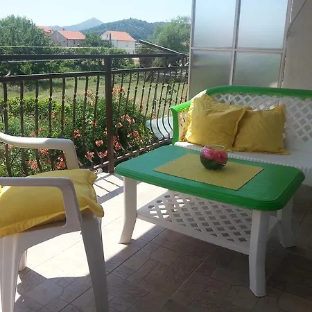 Mica Apartment